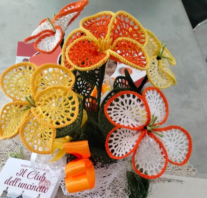 Il ‘Filo amico’ si estende e continuare a insegnare l’arte dell’uncinetto a Vigone