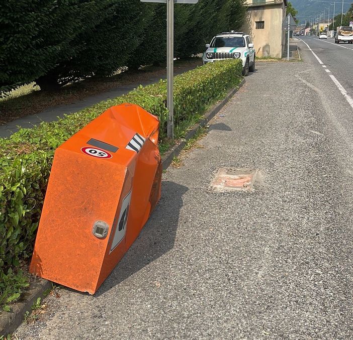Il box abbattuto a Luserna San Giovanni Il box abbattuto a Luserna San Giovanni