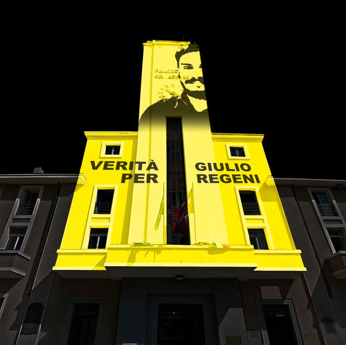 Municipio Pinerolo illuminato Verità per Giulio Regeni Municipio Pinerolo illuminato Verità per Giulio Regeni