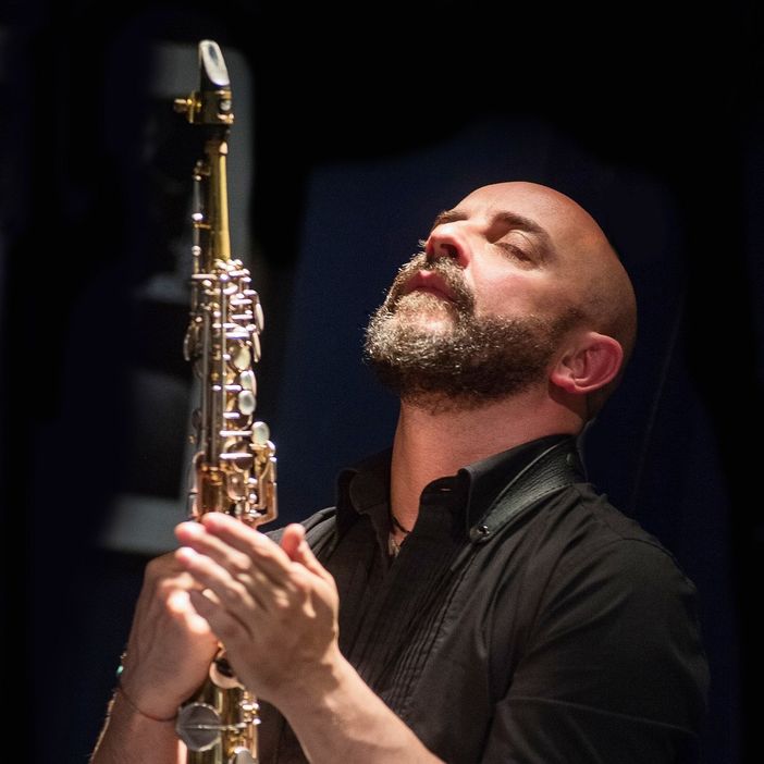 Alla ex-Officina Ferroviaria di Barge il Jumble Music Quintet, guidato dal sassofonista Massimo Valentini Alla ex-Officina Ferroviaria di Barge il Jumble Music Quintet, guidato dal sassofonista Massimo Valentini