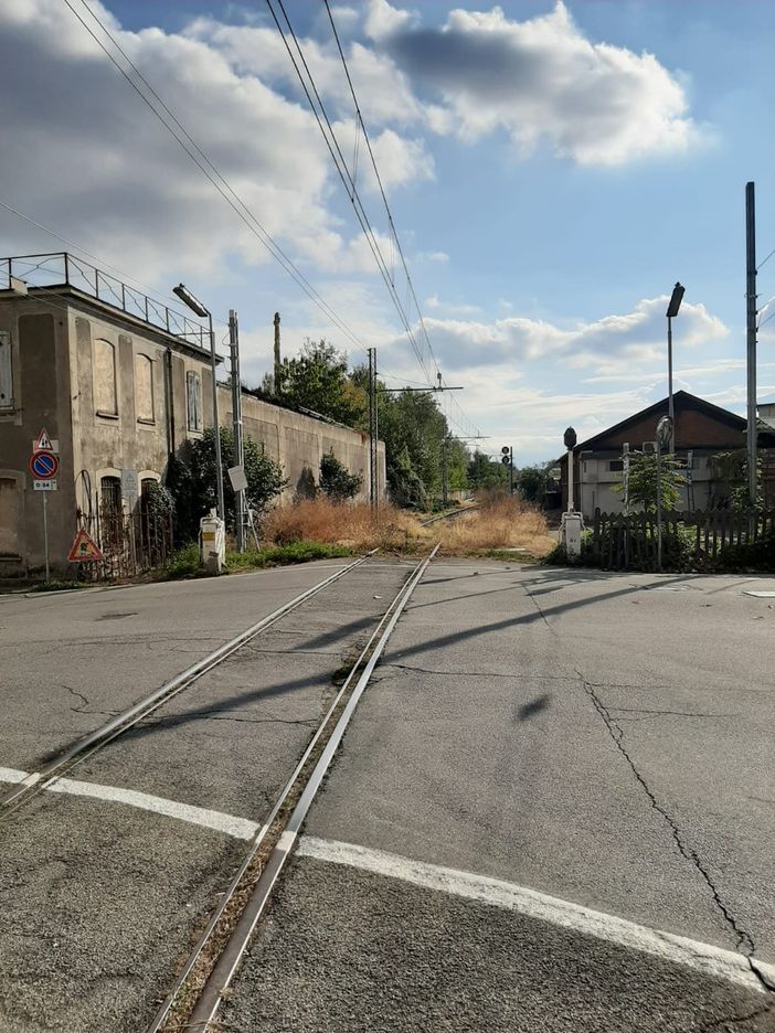 La linea ferroviaria Pinerolo-Torre Pellice a Pinerolo La linea ferroviaria Pinerolo-Torre Pellice a Pinerolo