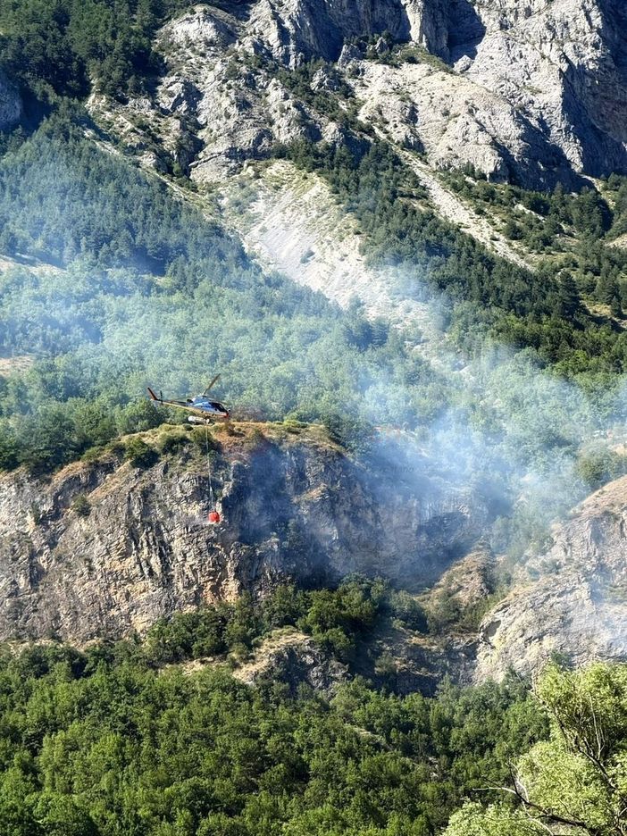 Un incendio nei boschi di Vinadio lo scorso 10 luglio Un incendio nei boschi di Vinadio lo scorso 10 luglio
