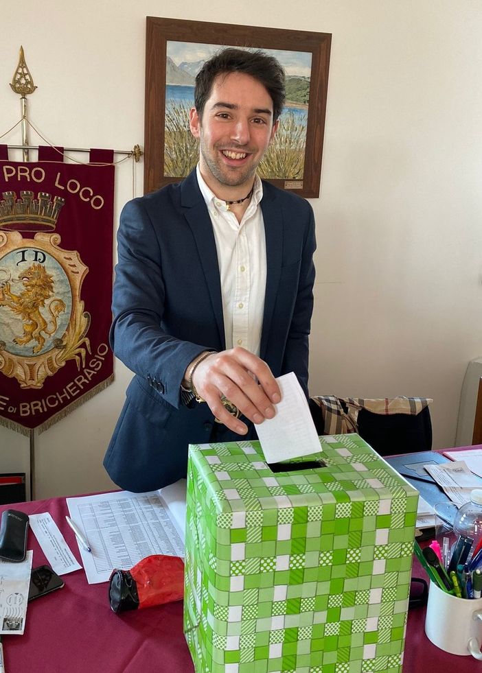 Alberto Godino durante le votazioni per il rinnovo del direttivo