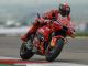 Marc Marquez vince anche la sprint in Qatar, male Bagnaia