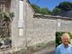 Antonio Candellero (nel riquadro) e il suo muro