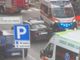Tragedia a Piscina: donna si lancia in strada e perde la vita Tragedia a Piscina: donna si lancia in strada e perde la vita