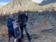 Cesare Fogazzi e Giuliano Bosco con i rottami di Pian Sineive