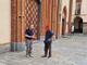 Da sinistra Paolo Zebelloni e Marco Davite di fronte al Duomo di Pinerolo dove verrà fatta una parte delle riprese