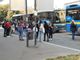 I bus in corso Torino a Pinerolo per riportare gli studenti delle superiori a casa