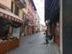 Le bandierine in via Arnaud