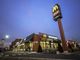 A Torino McDonald’s premia con una borsa di studio tre giovani dipendenti