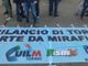 Torino fa la storia: in migliaia in piazza per chiedere che Mirafiori abbia un futuro