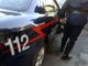 Cammina al centro di via Primo Maggio a Luserna San Giovanni e poi si scaglia contro un’auto