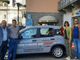 A sinistra il sindaco di Barge Ivo Beccaria con la Fiat Panda Ibrida, primo premio della lotteria del distretto 'La Via delle 5 - Terre da scoprire' che coinvolge Bagnolo Piemonte, Cavour, Villafranca Piemonte e Vigone