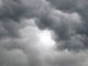 cielo con nubi scure