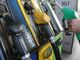 distributore di benzina con vari carburanti