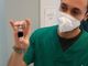 sanitario con vaccino