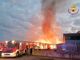 Fiamme domate a Villastellone, quattro i capannoni colpiti dall'incendio