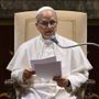 Papa ai diplomatici: &quot;Basta armi. Dignità per i migranti. Famiglia è unione di uomo e donna&quot;