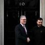 Ucraina, Londra vara 100 nuove sanzioni contro la Russia. Nuovo pacchetto dall'Ue