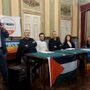 Cavaliere, in piedi