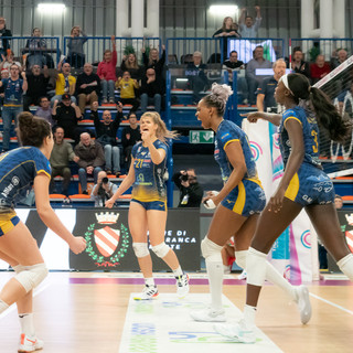 Le monvisine festeggiano (foto di Christian Bosio)