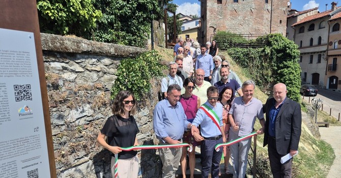 Le Terrazze Acaja di Pinerolo ‘si parlano’: inaugurate per gli eventi estivi Le Terrazze Acaja di Pinerolo ‘si parlano’: inaugurate per gli eventi estivi