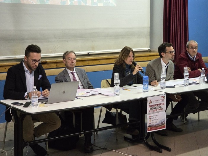 “Gli odori sgradevoli provengono dall’impianto A2A di Viotto” “Gli odori sgradevoli provengono dall’impianto A2A di Viotto”
