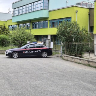 Estintore spruzzato in giro e registri in terra: vandali in azione alle medie di San Secondo