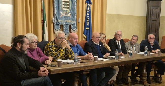 La conferenza di stasera