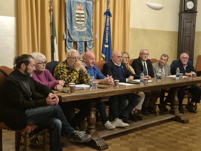 La conferenza di stasera