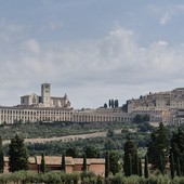Una vista di Assisi, terra del francescanesimo