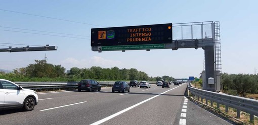 Esodo estivo, primo weekend da bollino nero lungo le autostrade di tutta Italia Esodo estivo, primo weekend da bollino nero lungo le autostrade di tutta Italia