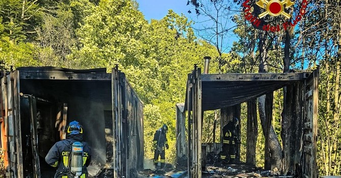 Angrogna: container in fuoco vicino alla Vaccera