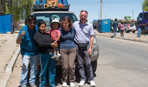 Luciano Bardi e Fiorella Caputo con l’autista Nico, sua moglie Flora e il figlio Kevin