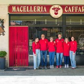 Una storia iniziata dalla solitudine e dal ghiaccio: gli ottant’anni della macelleria Caffaratti Una storia iniziata dalla solitudine e dal ghiaccio: gli ottant’anni della macelleria Caffaratti
