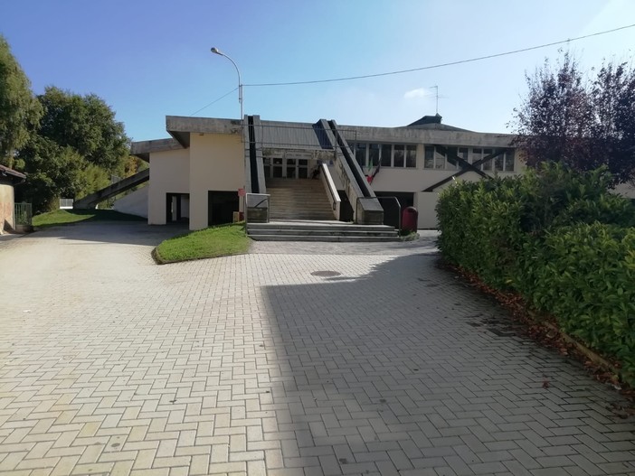 Le scuole medie di Bricherasio Le scuole medie di Bricherasio