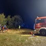 Auto contro un albero a Bagnolo Piemonte: ragazzo intrappolato nell’abitacolo