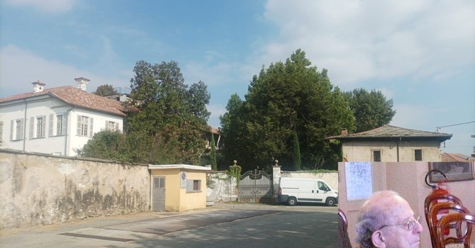 Edoardo Daneo, nel riquadro, e la sua amata Villa Edoardo Daneo, nel riquadro, e la sua amata Villa
