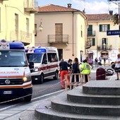Scontro tra auto e motorino in centro a Bricherasio