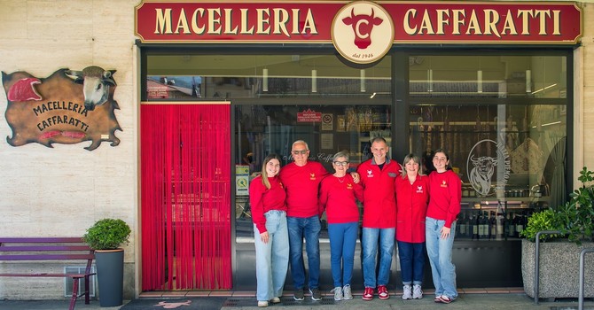 Una storia iniziata dalla solitudine e dal ghiaccio: gli ottant’anni della macelleria Caffaratti Una storia iniziata dalla solitudine e dal ghiaccio: gli ottant’anni della macelleria Caffaratti