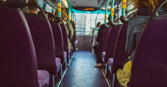 Inverso Pinasca: i cittadini continuano a chiedere un servizio bus più comodo per accedere ai servizi essenziali