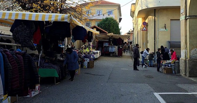 Cavour rinvia l’asfalto in centro dopo ‘Tuttomele’ Cavour rinvia l’asfalto in centro dopo ‘Tuttomele’