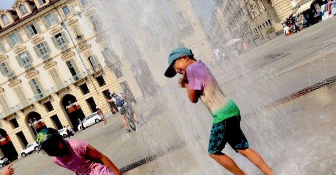 Estate al via con temperature già roventi, ma le piogge primaverili allontanano lo spettro della siccità