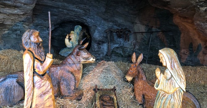 Un viandante nel ‘Presepe in Vetta’ alla Rocca di Cavour per abbracciare il tema dell’accoglienza Un viandante nel ‘Presepe in Vetta’ alla Rocca di Cavour per abbracciare il tema dell’accoglienza