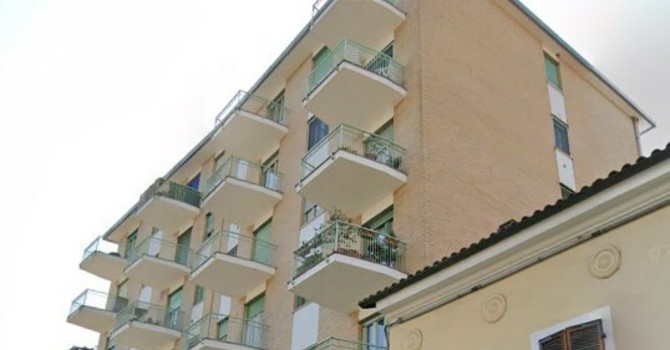 Era senza vita da giorni: anziano morto da solo nel suo appartamento a Cumiana Era senza vita da giorni: anziano morto da solo nel suo appartamento a Cumiana