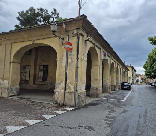 San Lorenzo, l’alpino e il bersagliere: parte a giugno il restauro di portici e ala in centro Cavour San Lorenzo, l’alpino e il bersagliere: parte a giugno il restauro di portici e ala in centro Cavour
