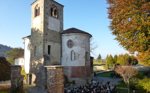 La visita alle epigrafi funerarie dell’Abbazia diventa teatro