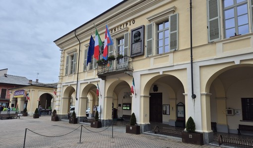 Cavour: in arrivo un nuovo supermercato? La preoccupazione dei commercianti Cavour: in arrivo un nuovo supermercato? La preoccupazione dei commercianti