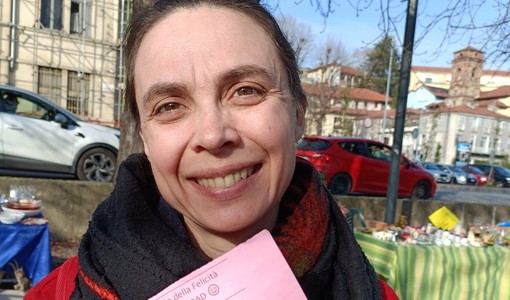 Elena Dominici con un pensiero felice Elena Dominici con un pensiero felice